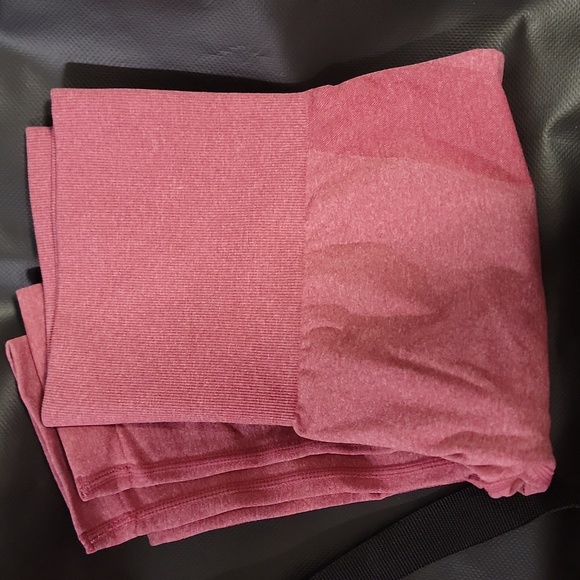 NVGTN Crimson Seamless Contour Leggings XS - Picture 2 of 3